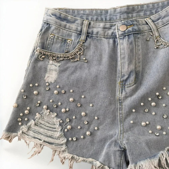 Pearls Beaded Ripped Raw Hem Denim Shorts Size Large Light Wash Gem - Picture 3 of 6